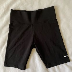 NWOT Women’s Nike Bike Shorts